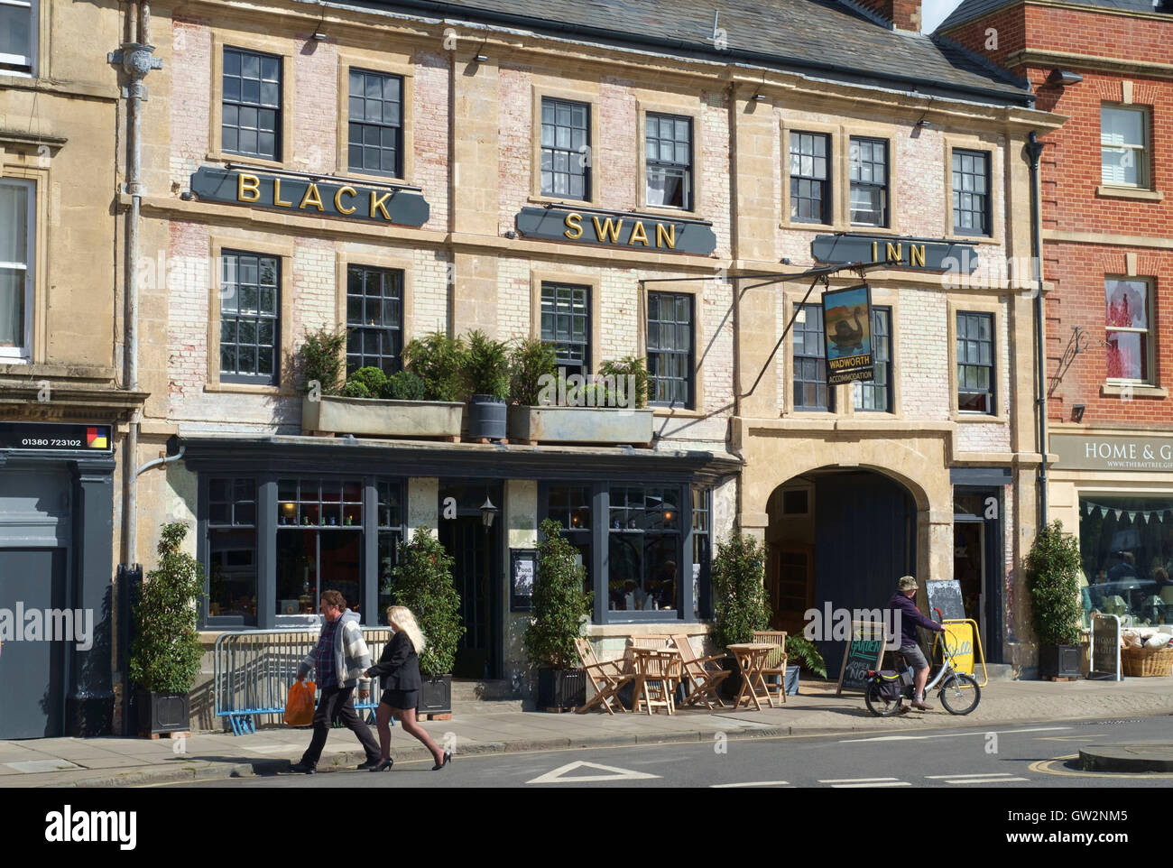 Devizes a market town in Wiltshire england UK Black Swann Pub Stock Photo