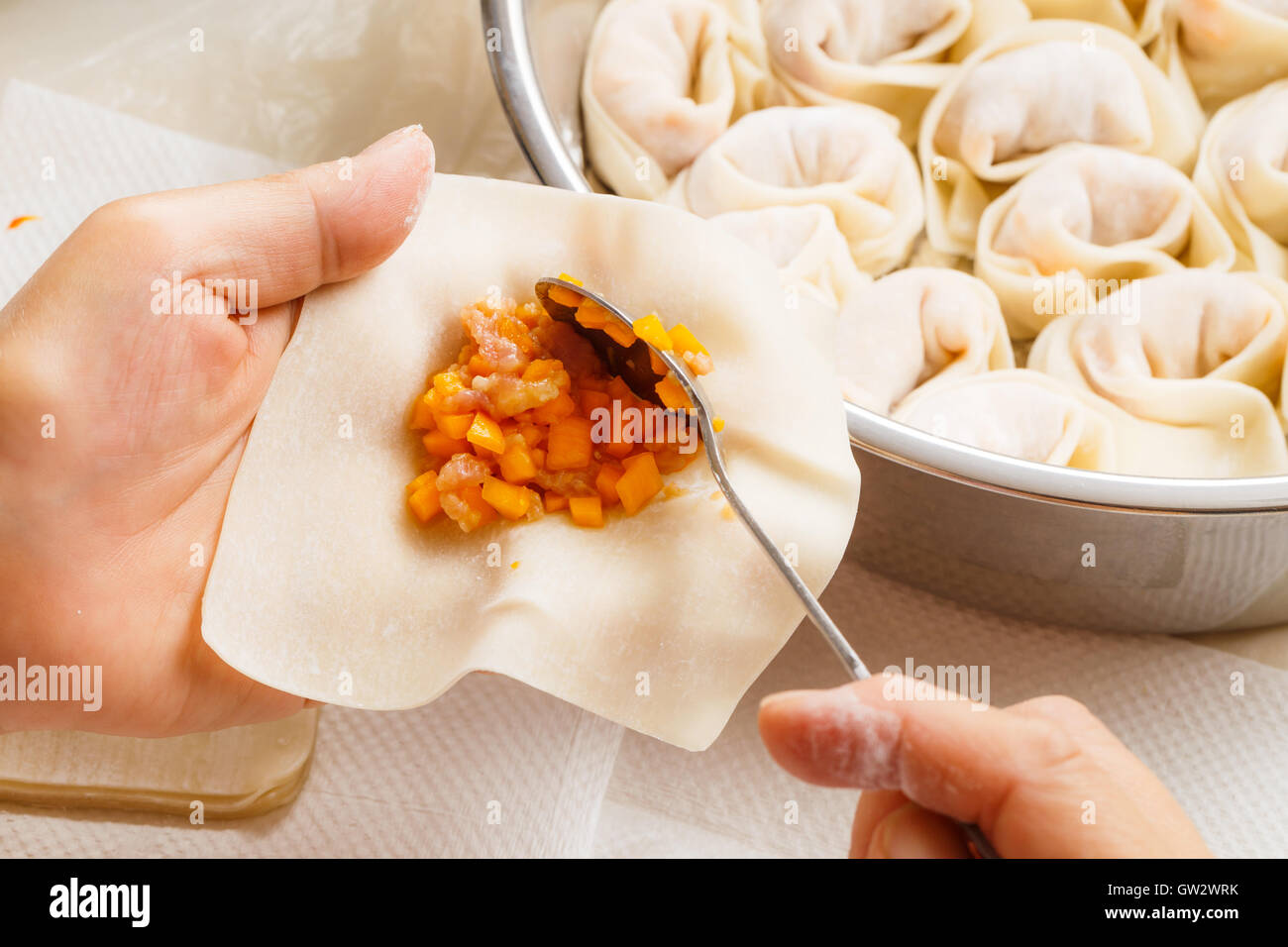 Making of the chinese dumpling Stock Photo - Alamy