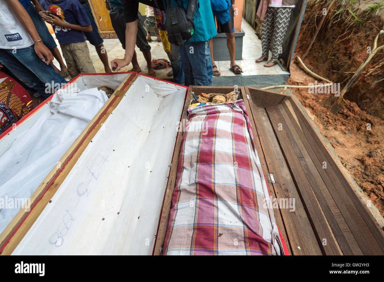 The dead body to bring up dead by the relatives to clean off their corpses during Ma'nenen rituals in North Toraja, Indonesia. Stock Photo