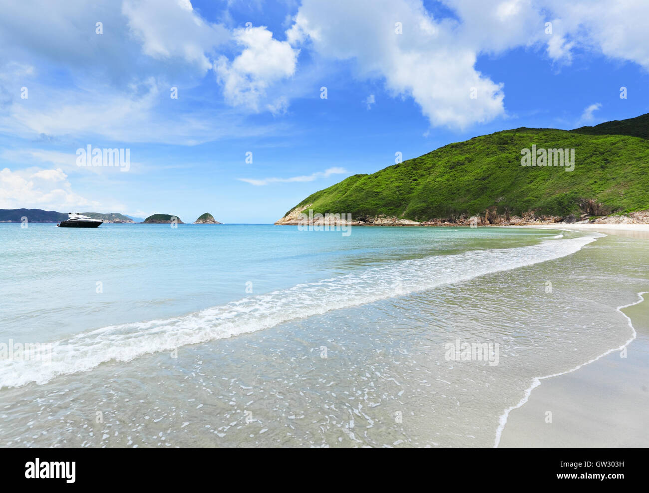Beautiful sunny beach day hi-res stock photography and images - Alamy