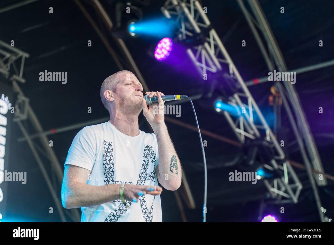 Lazy Habits play "The Lakeside Stage" Camper Calling, Ragley Hall ...