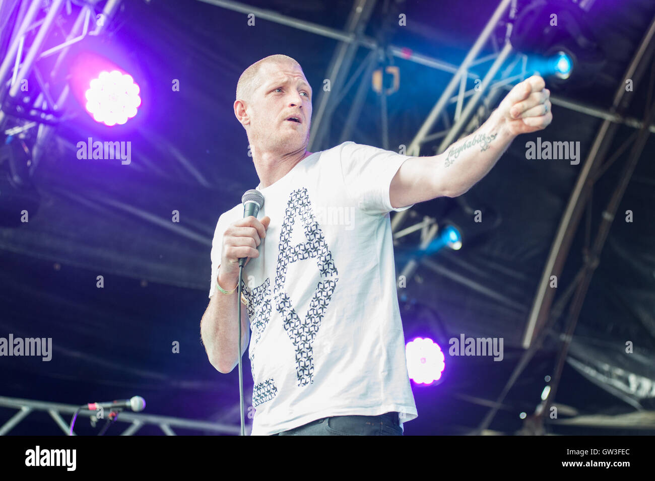 Lazy Habits play "The Lakeside Stage" Camper Calling, Ragley Hall ...