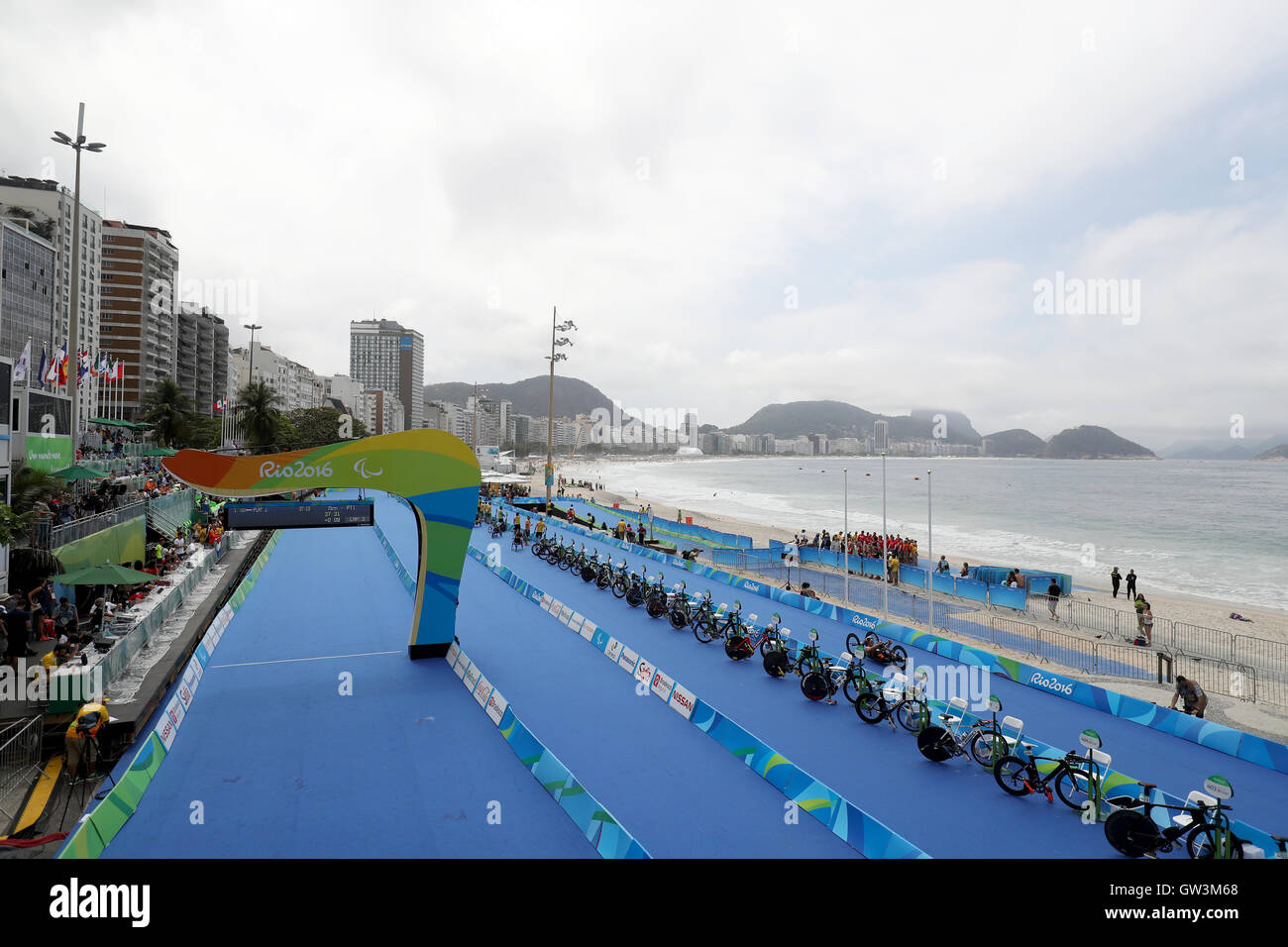 General view of the finish line to the Men's Para Triathlon events ...