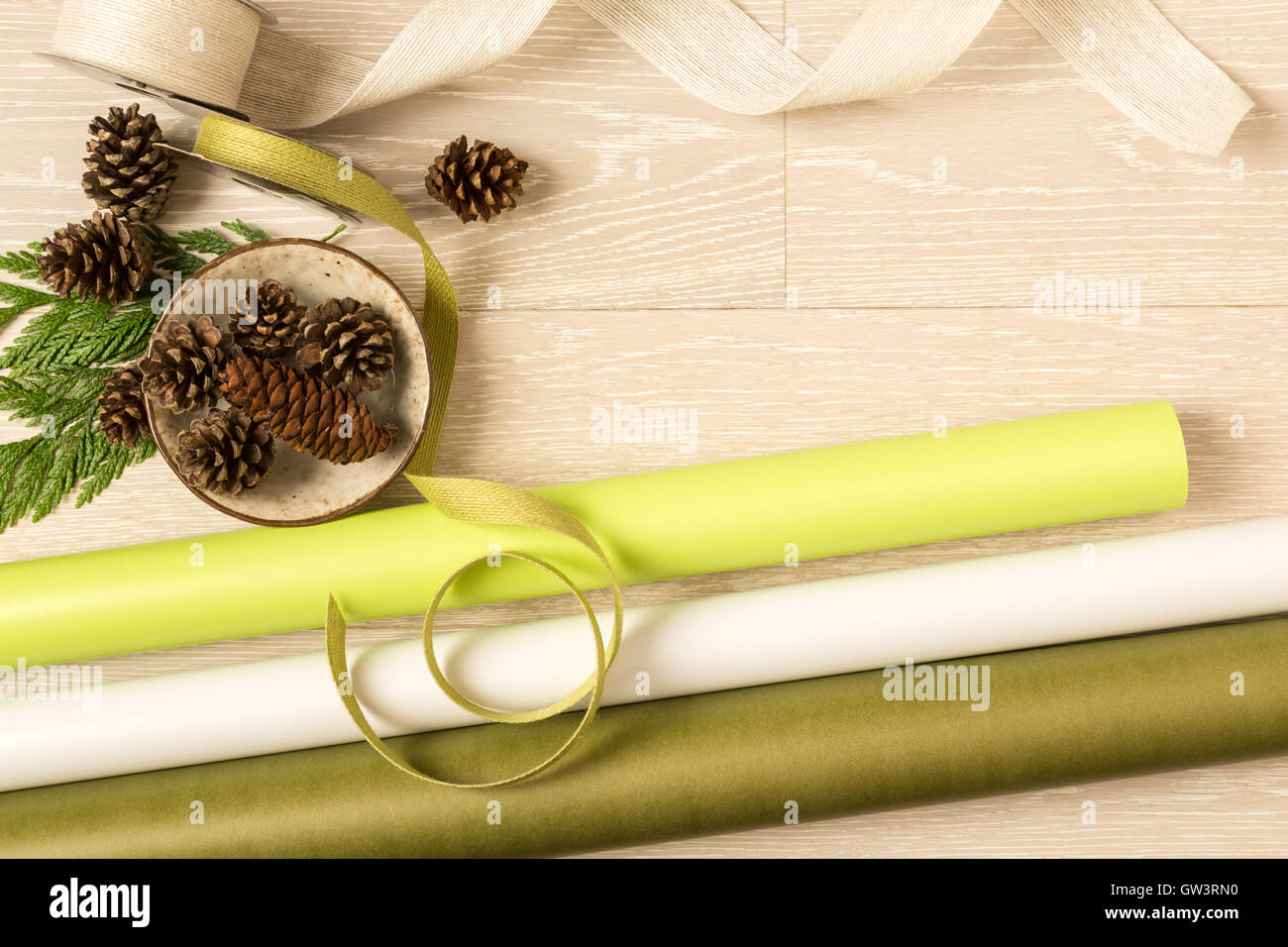 Wooden tabletop and paper hi-res stock photography and images - Alamy