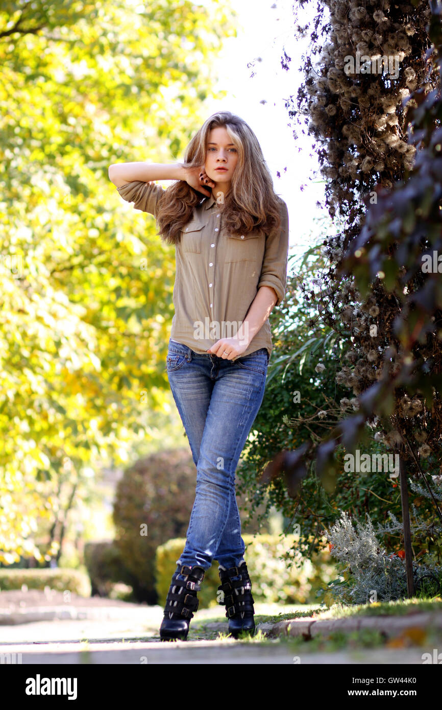 Brunette young woman Stock Photo - Alamy