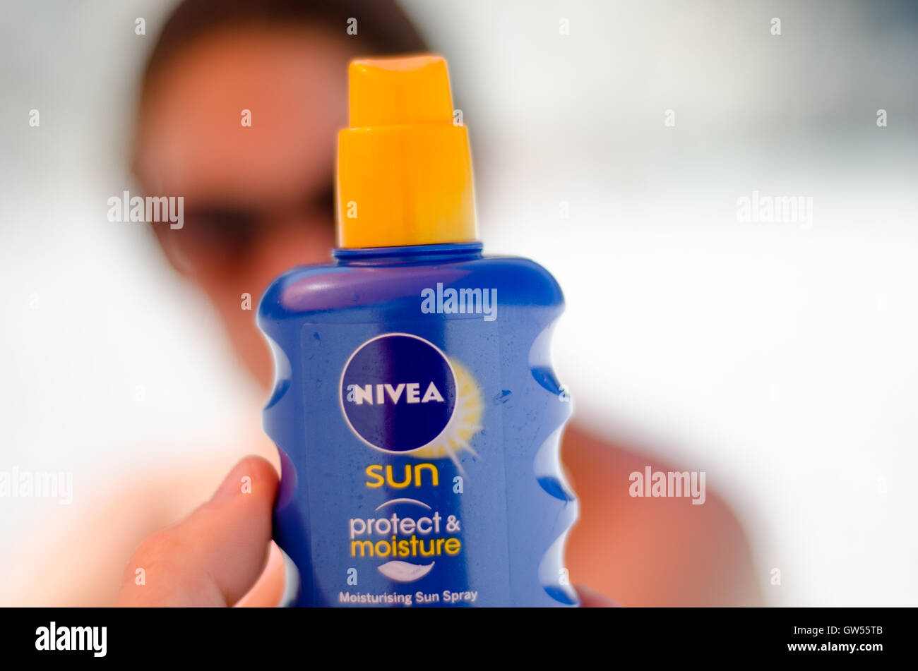 mezelf Dwaal koepel Nivea Sun Cream High Resolution Stock Photography and Images - Alamy