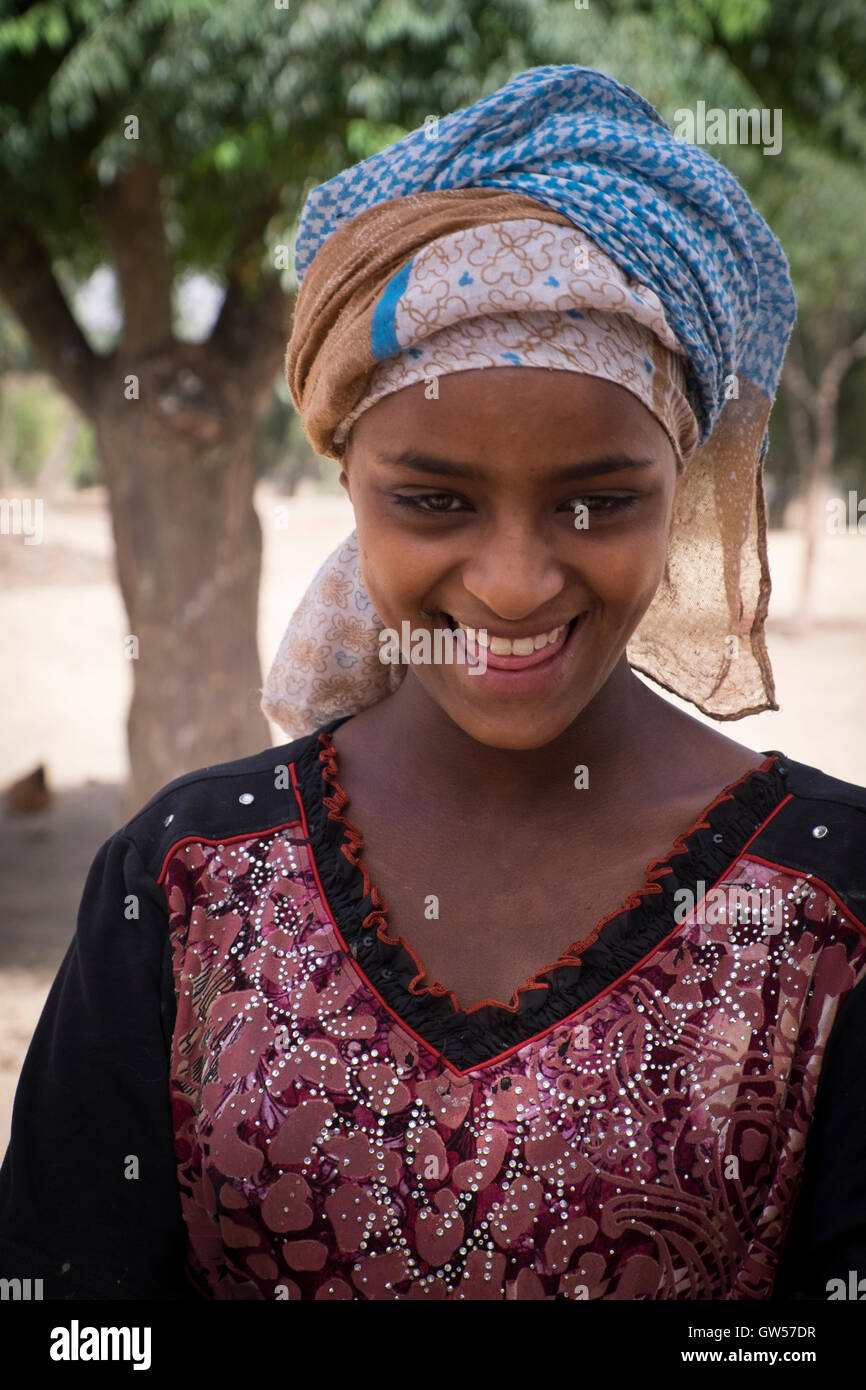 Ethiopian girl traditional dress hi-res stock photography and images ...