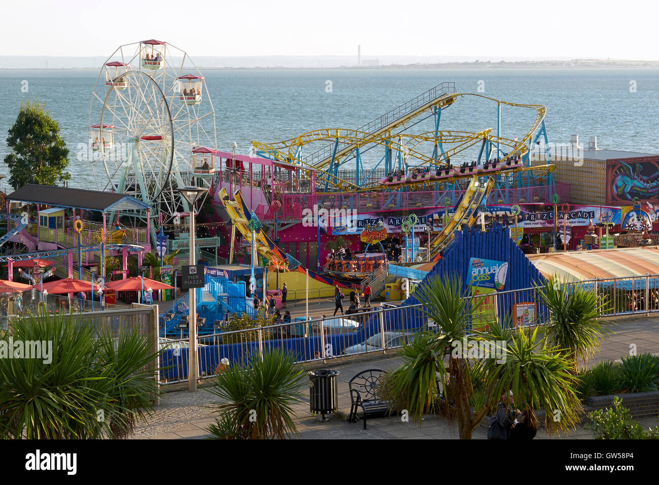 Tourist fun rides southend hi-res stock photography and images - Alamy