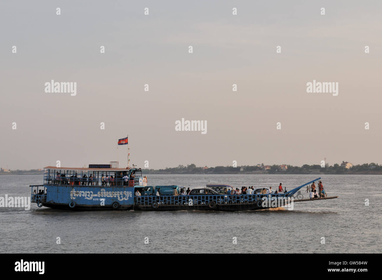 Phnom Penh - Confluence Of Tonlé Sep & Mekong Rivers - Ferry Stock Photo