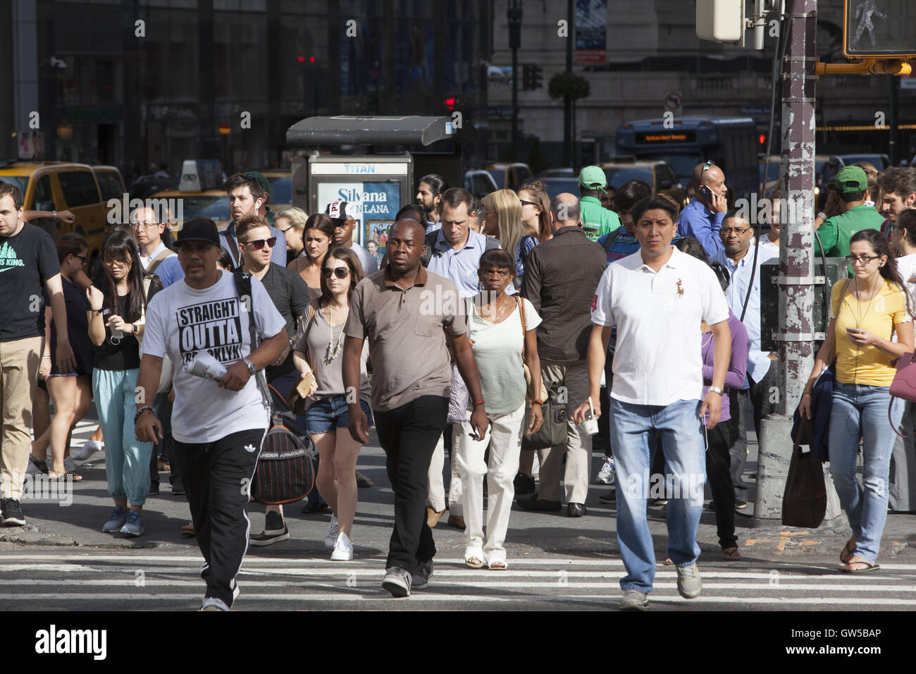 12インチ　ON A CROWDED STREET High Quality Stock Videos of 