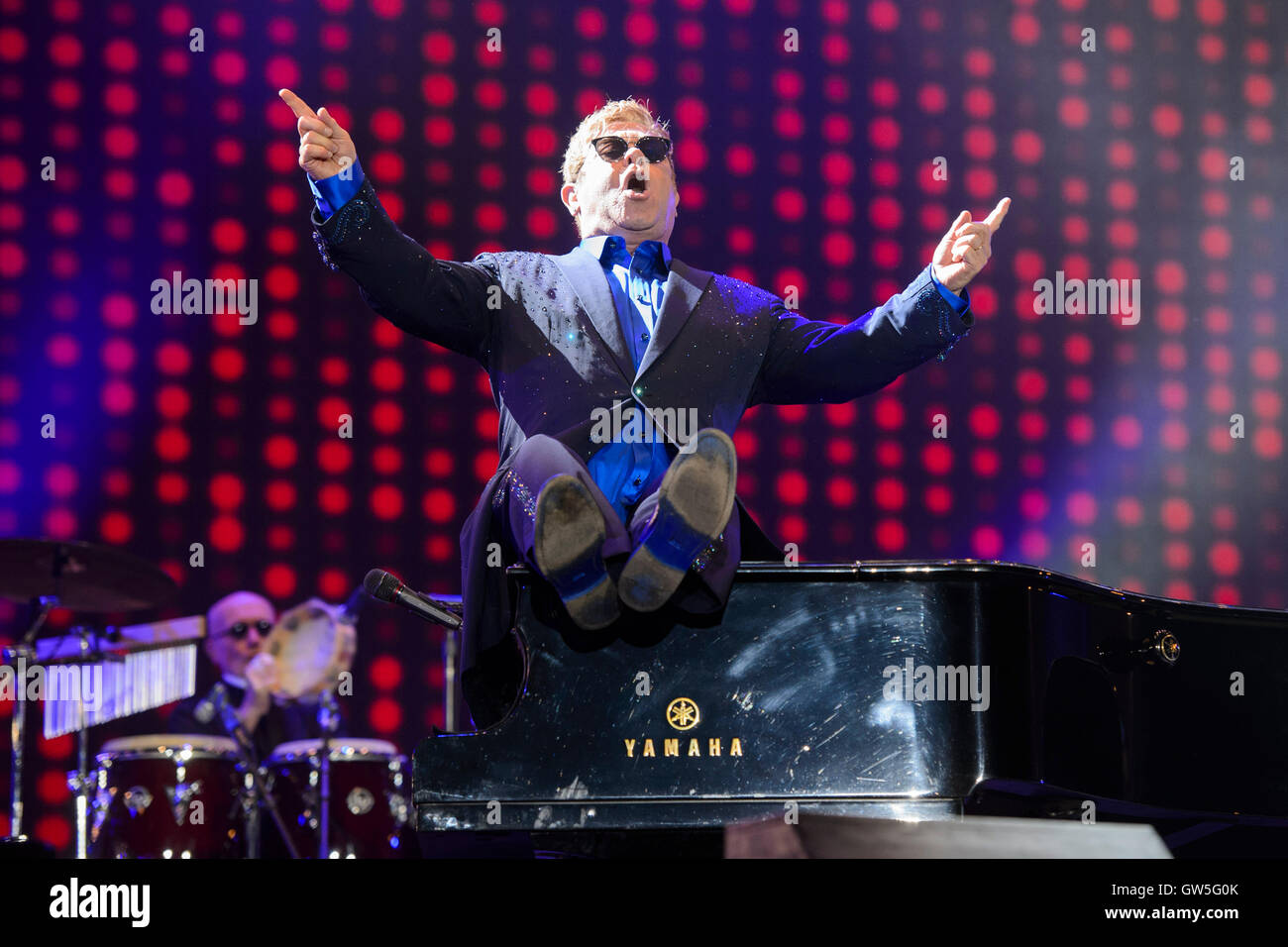 Sir Elton John performing at Radio 2 Live in Hyde Park, in Hyde Park, London. PRESS ASSOCIATION Photo. Picture date: Sunday September 11, 2016. Photo credit should read: Matt Crossick/PA Wire. Stock Photo