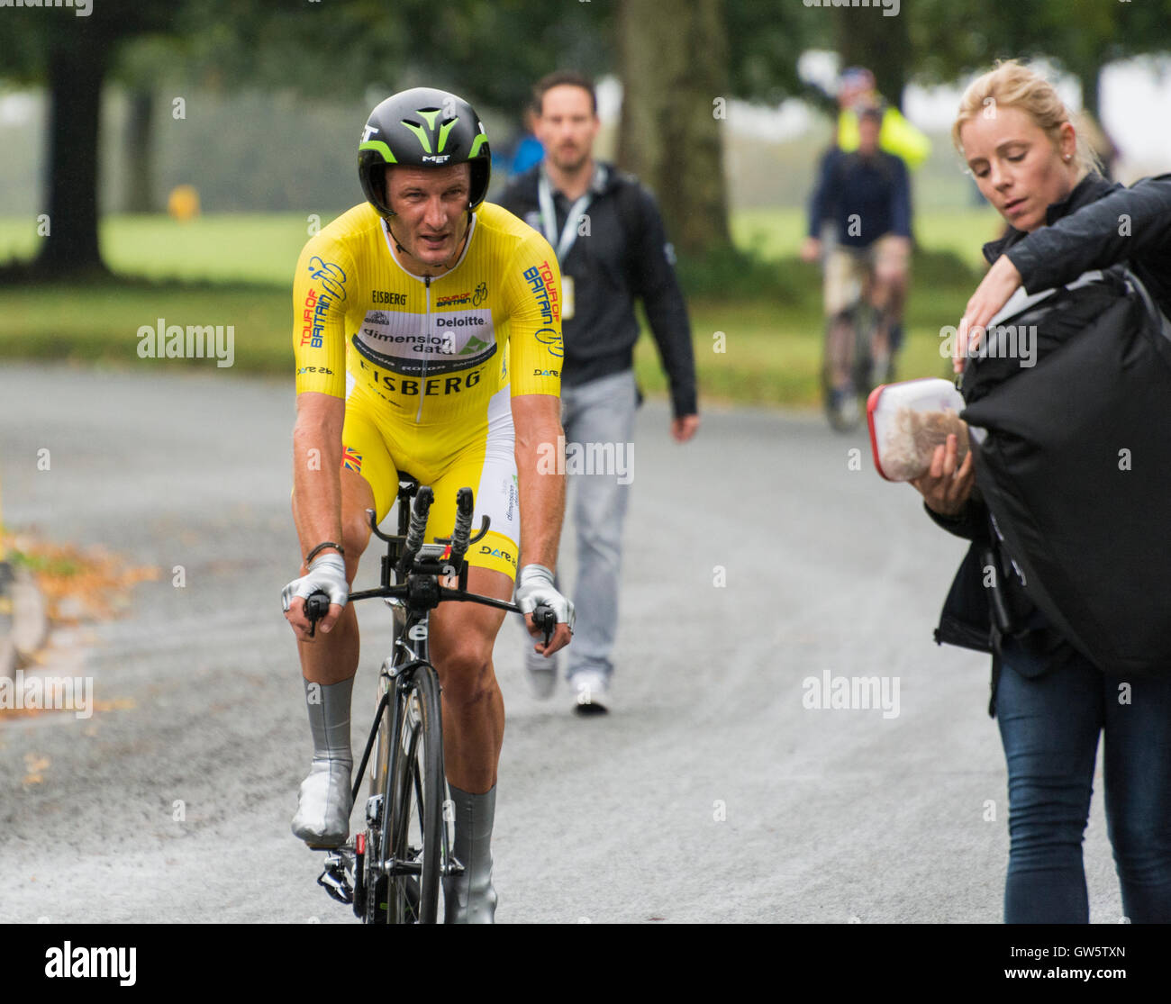 Steve Cummings warming down after the time trials of Stage 7a of the Tour of Britain 2016 in Bristol Stock Photo