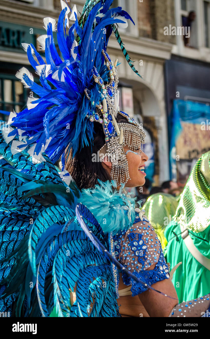 Beautiful women notting hill carnival hi-res stock photography and ...