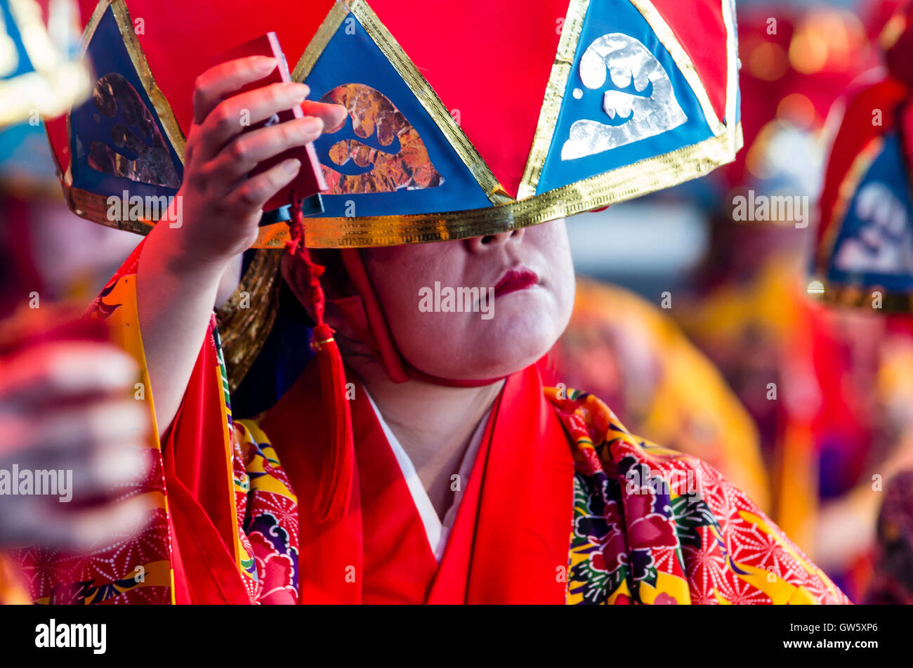 Ryukyu dance. Okinawa traditional dance Stock Photo Alamy