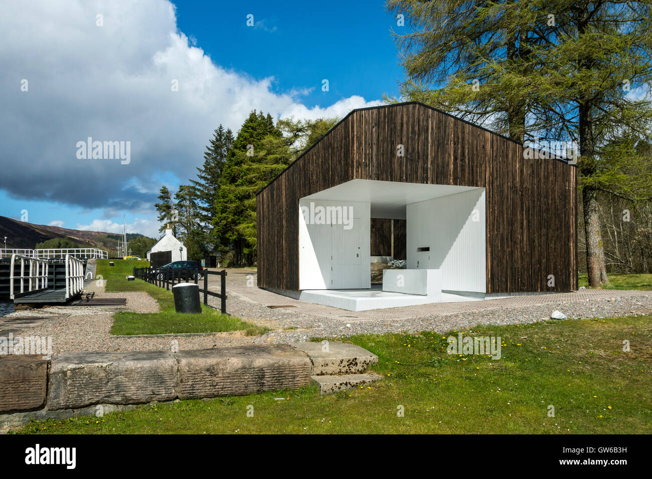 The facilities building for the camping huts by the Caledonian Canal at Laggan Locks, in the Great Glen, Scotland, UK Stock Photo