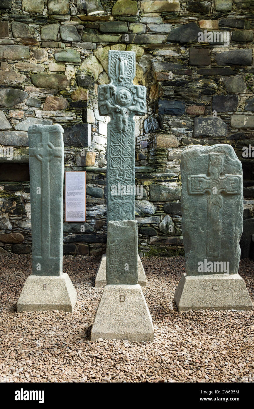 The 8th-century Keills Cross (centre) at Keills Chapel, Keillmore, Knapdale, Argyll and Bute, Scotland, UK Stock Photo