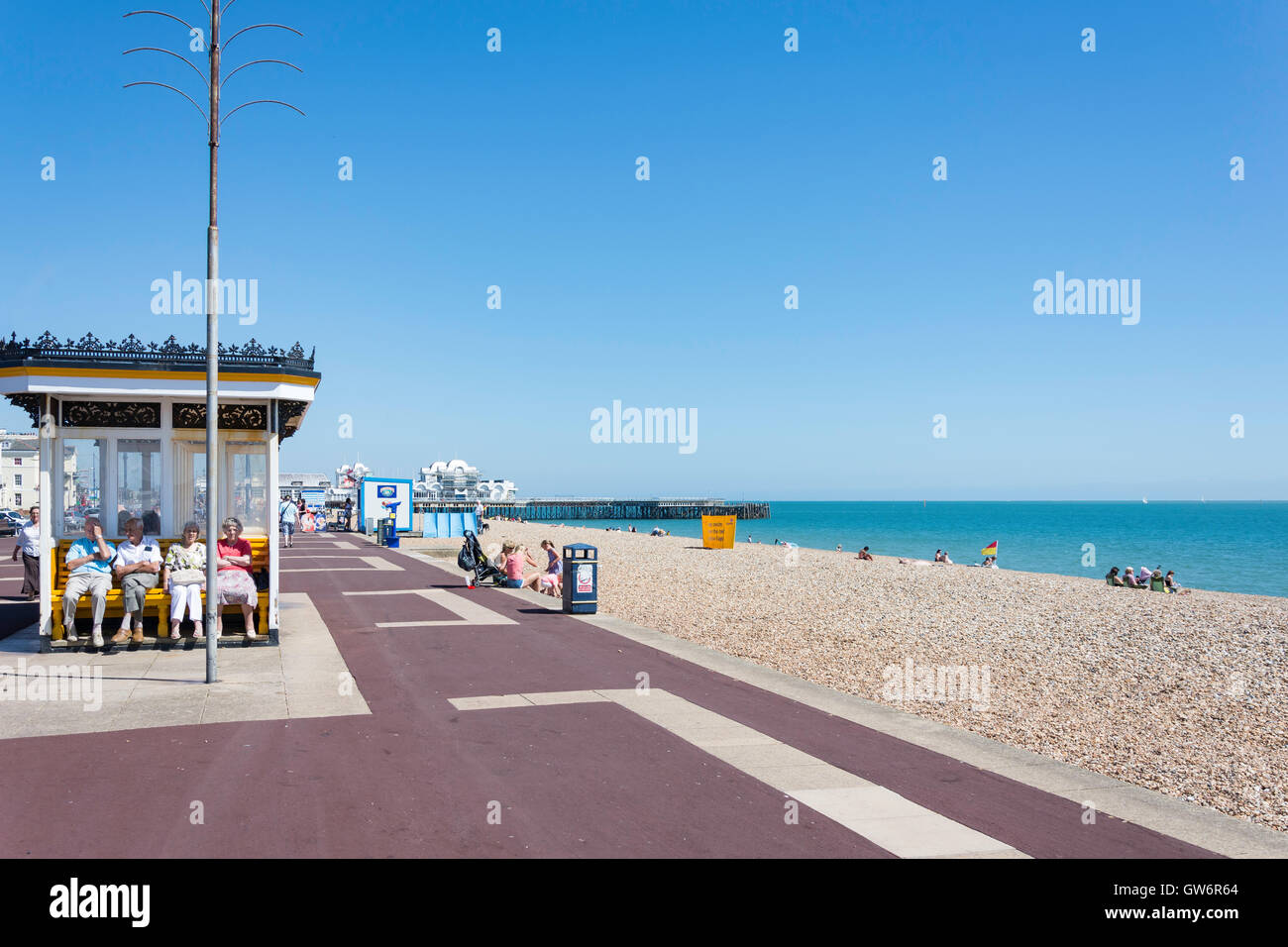 Beach promenade and South Parade Pier, Southsea Beach, Southsea, Portsmouth, Hampshire, England, United Kingdom Stock Photo