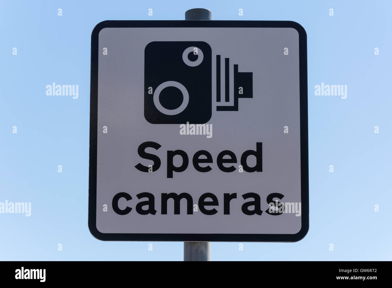 Speed camera warning sign hires stock photography and images Alamy
