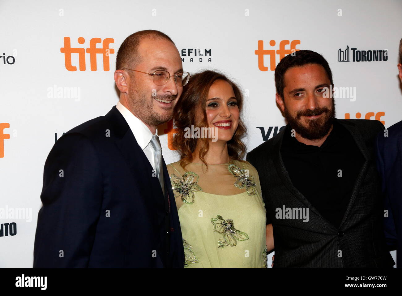 Toronto, Canada. 11th Sep, 2016. Producer Darren Aronofsky (l), Natalie Portman and director Pablo Larra·n attend the premiere of Jackie during the 41st Toronto International Film Festival, TIFF, at Elgin Theatre in Toronto, Canada, on 11 September 2016. Photo: Hubert Boesl /dpa - NO WIRE SERVICE -/dpa/Alamy Live News Stock Photo