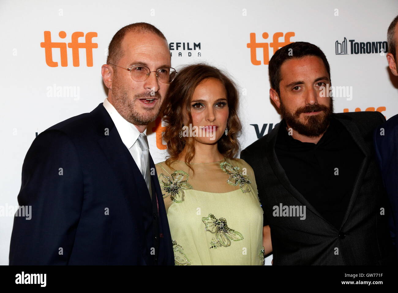 Toronto, Canada. 11th Sep, 2016. Producer Darren Aronofsky (l), Natalie Portman and director Pablo Larra·n attend the premiere of Jackie during the 41st Toronto International Film Festival, TIFF, at Elgin Theatre in Toronto, Canada, on 11 September 2016. Photo: Hubert Boesl /dpa - NO WIRE SERVICE -/dpa/Alamy Live News Stock Photo