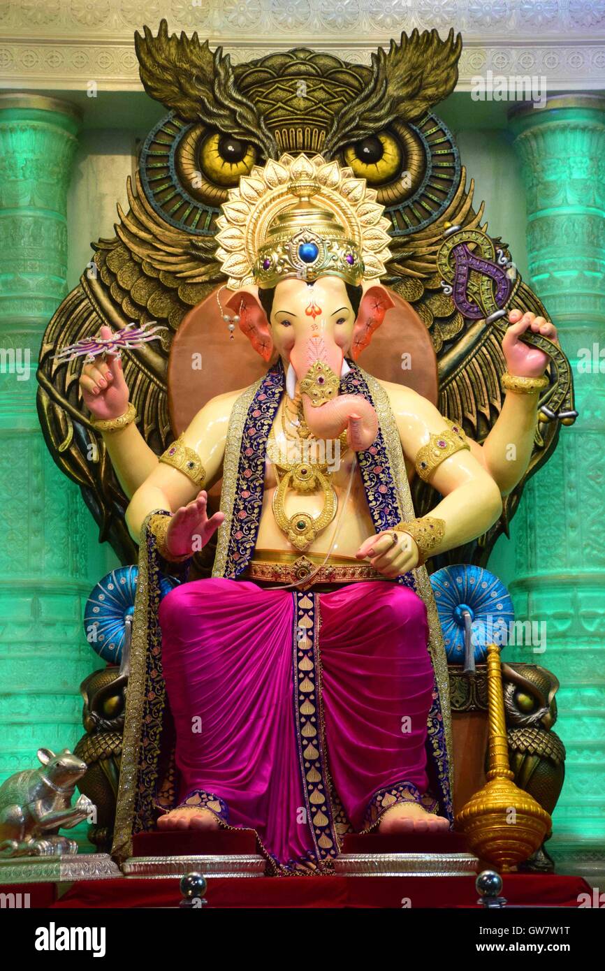 Lalbaugcha Raja Hi res Stock Photography And Images Alamy