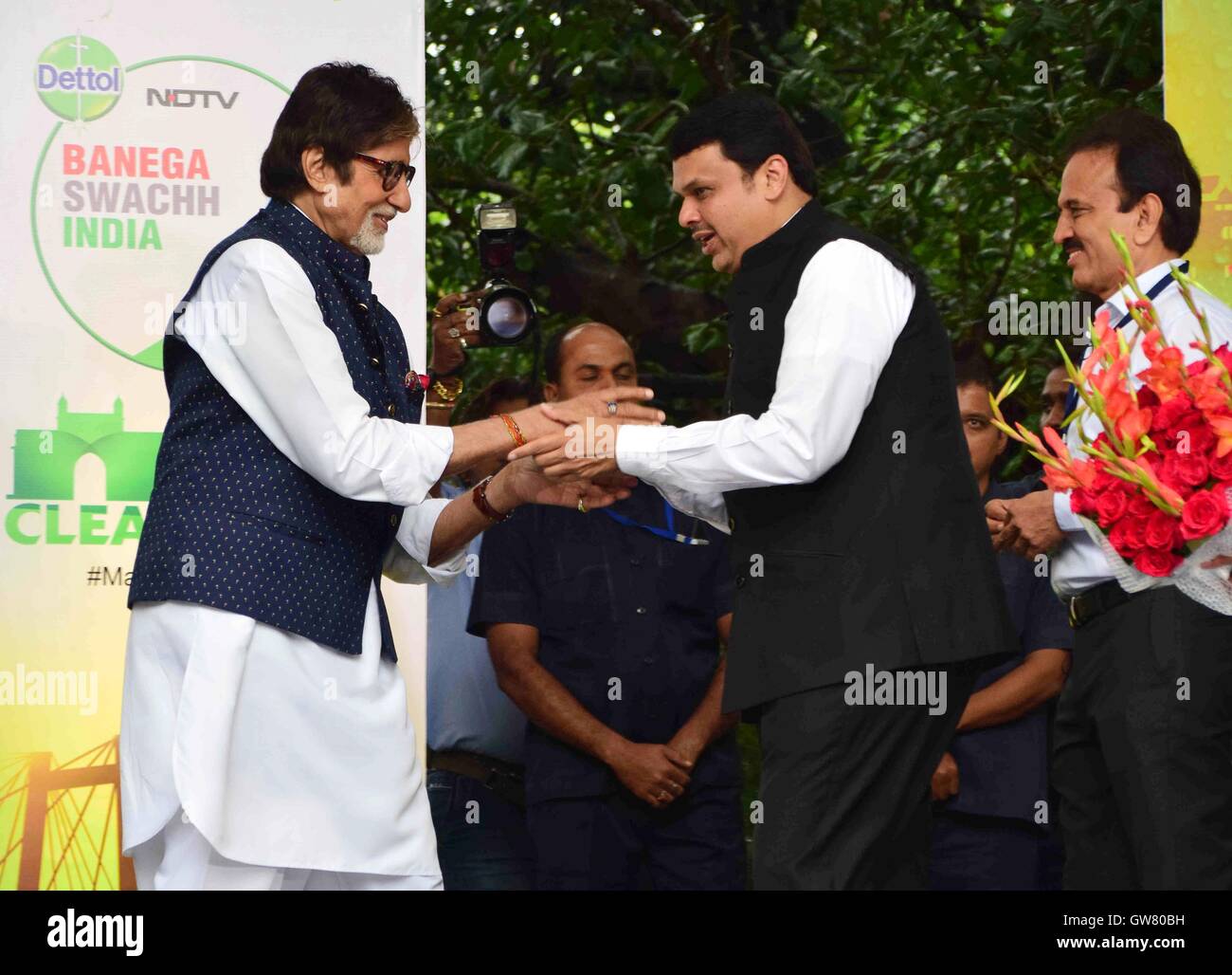 Bollywood actor Amitabh Bachchan Maharashtra Chief Minister Devendra Fadnavis NDTV Dettol Maha Cleanathon campaign Mumbai Stock Photo