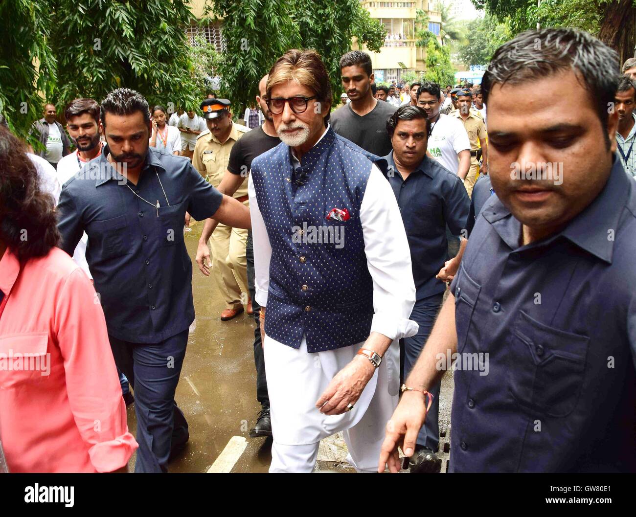 Bollywood actor Amitabh Bachchan during the NDTV Dettol Maha Cleanathon campaign at the JJ Hospital complex in Mumbai Stock Photo