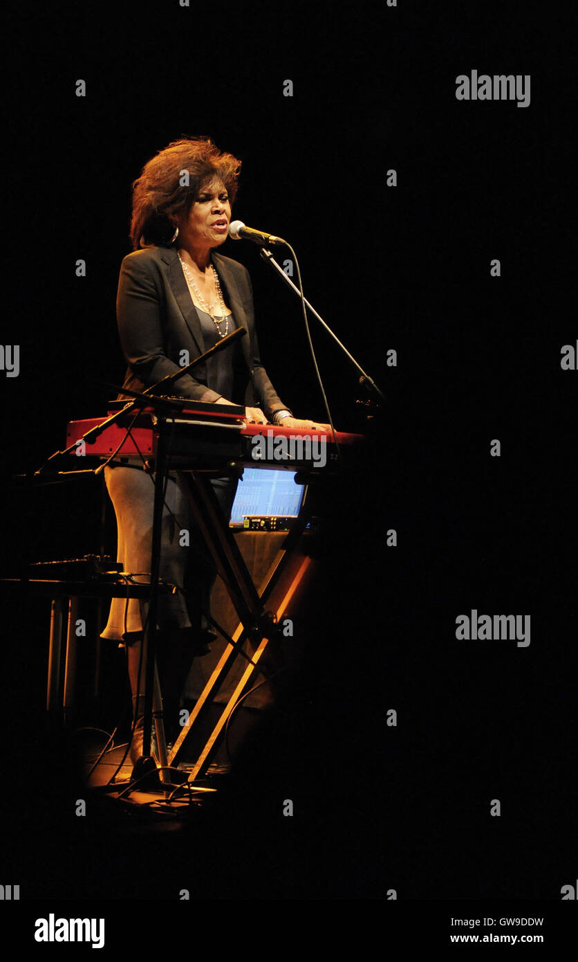 Sharon robinson hi-res stock photography and images - Alamy