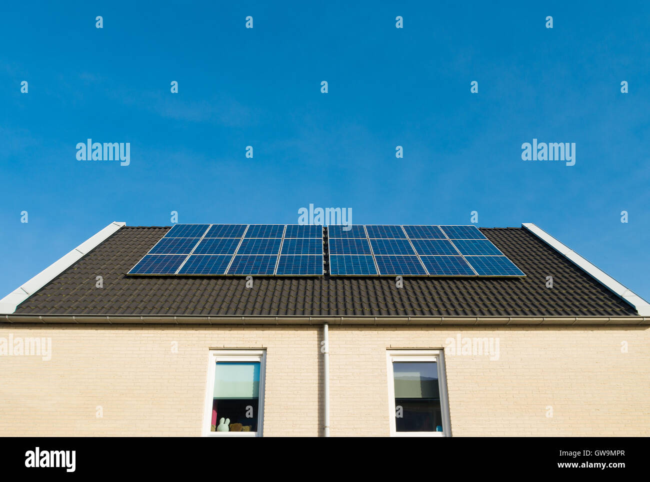 Solar panel house roof hi-res stock photography and images - Alamy