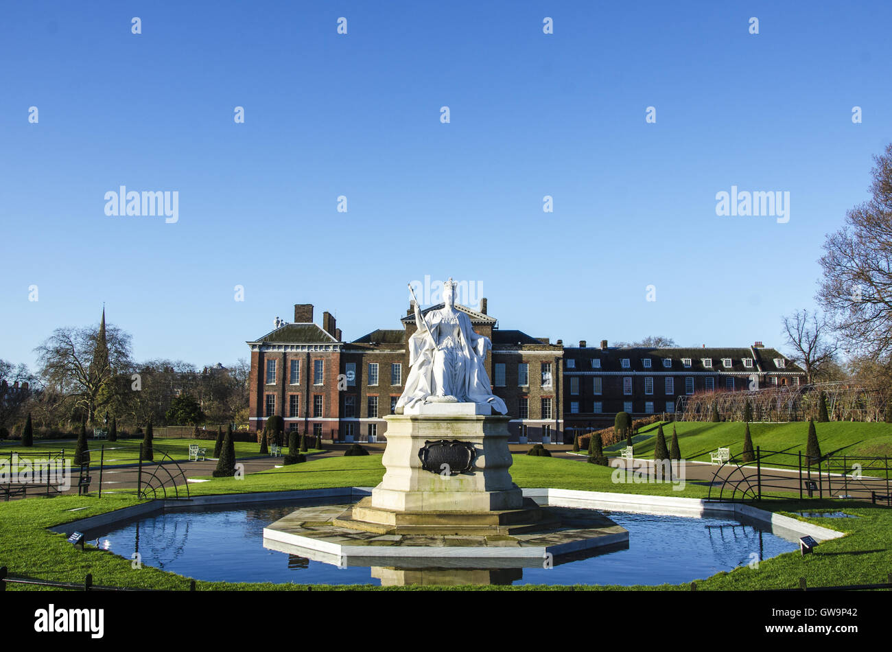 Queen Victoria Statue Kensington Garden London England Stock Photo