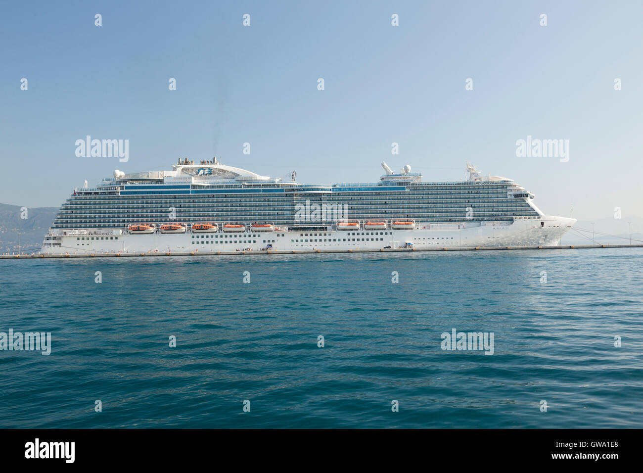 Royal princess cruise ship hi-res stock photography and images - Alamy
