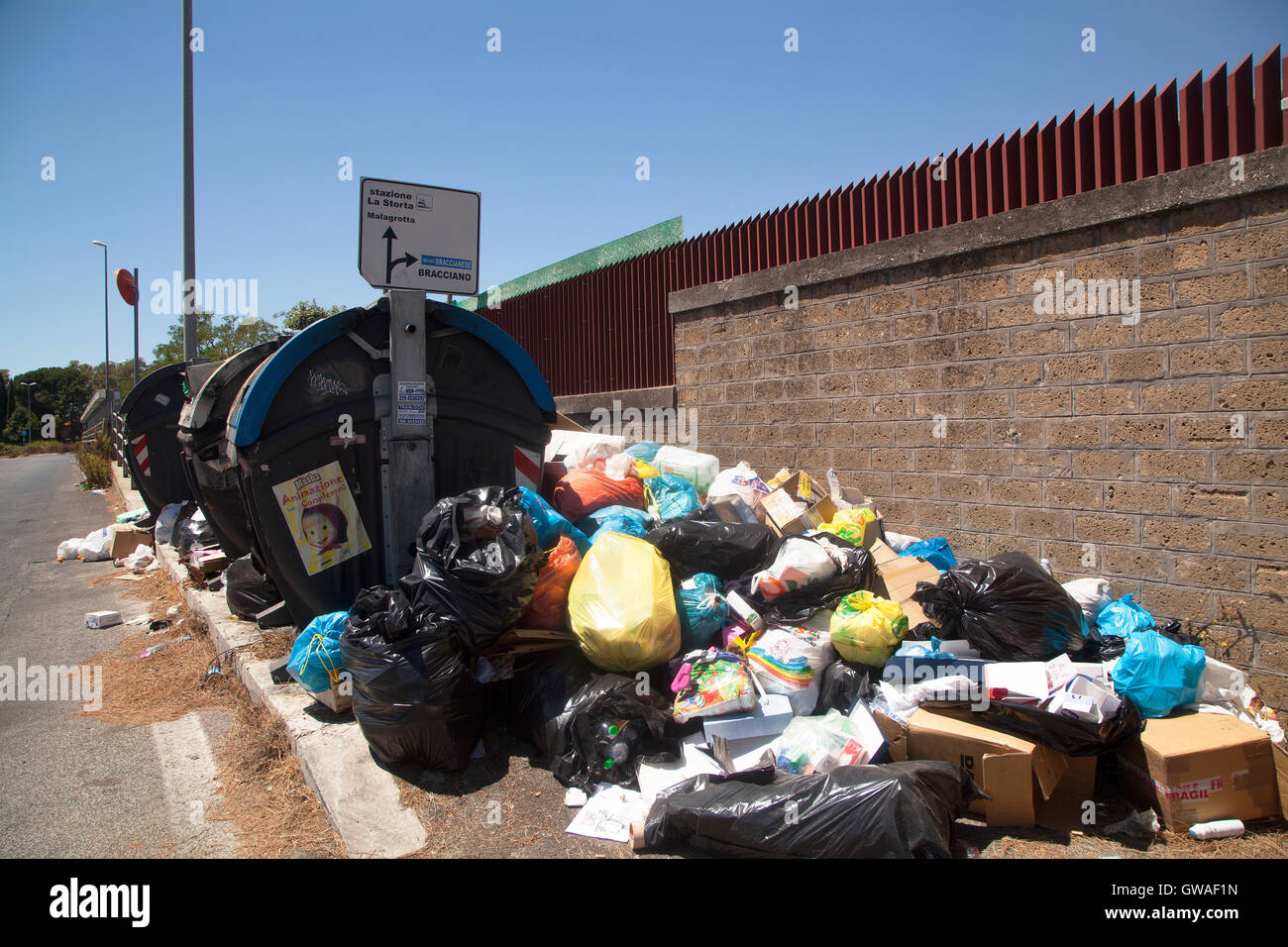Garbage crisis in the street of Rome, Italy Stock Photo Alamy