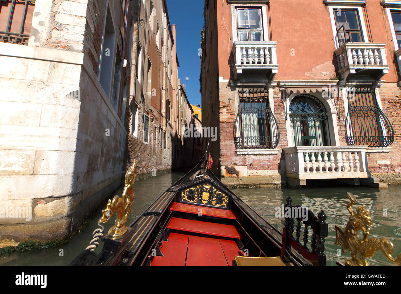 Venice gondola hi-res stock photography and images - Alamy