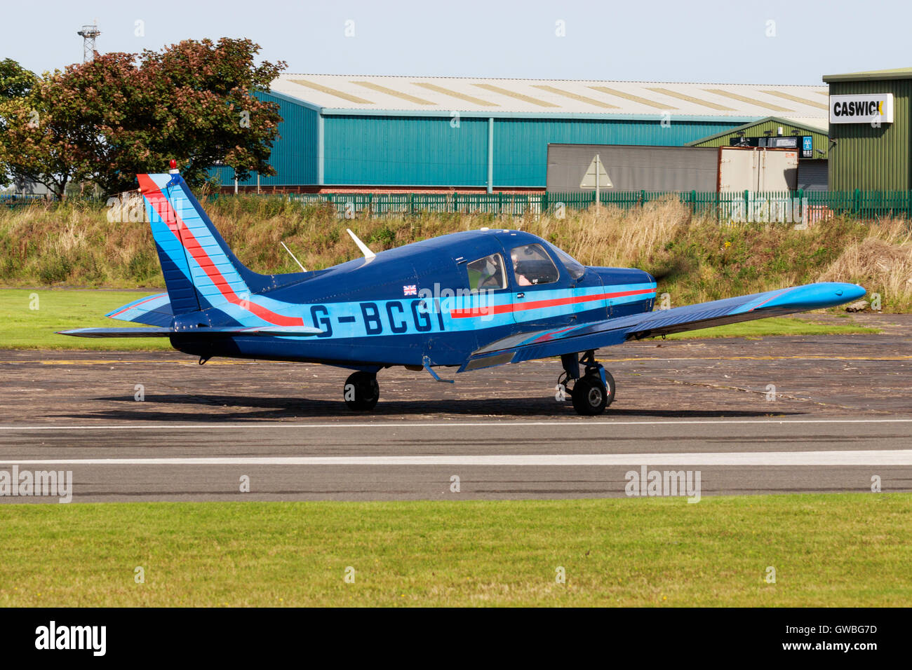 Piper Pa 28 140 Modified Cherokee G gi Taxiing At Sandtoft Airfield Stock Photo Alamy