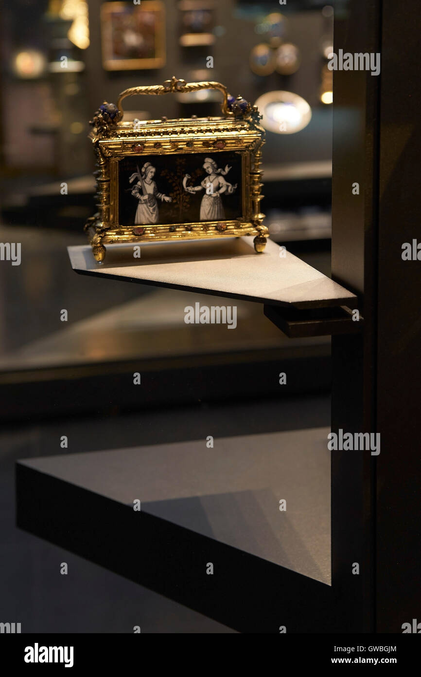 Sibyls Casket, 16th century object. Waddesdon Bequest Gallery at the British Museum, London, United Kingdom. Architect: Stanton Stock Photo