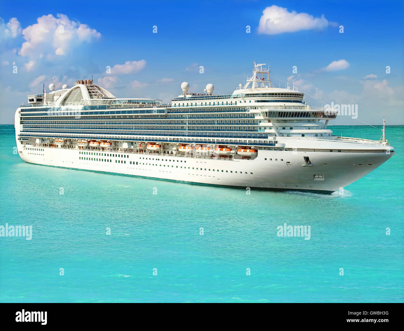 Luxury Cruise Ship Stock Photo Alamy
