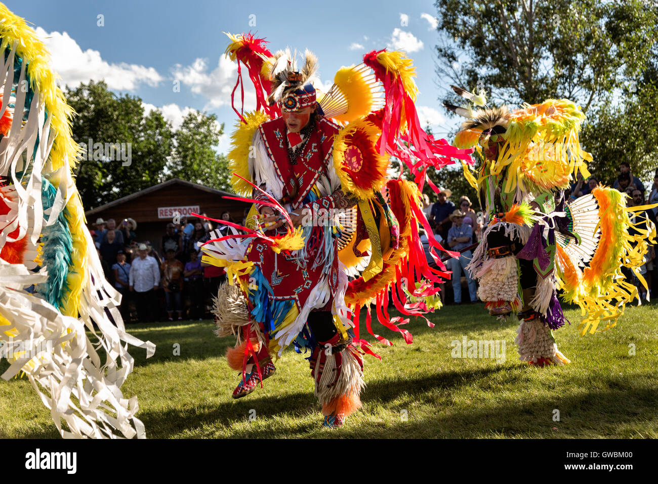 Traditional Customes Rodeo Lakota tribe costumes hi-res stock photography and images - Alamy