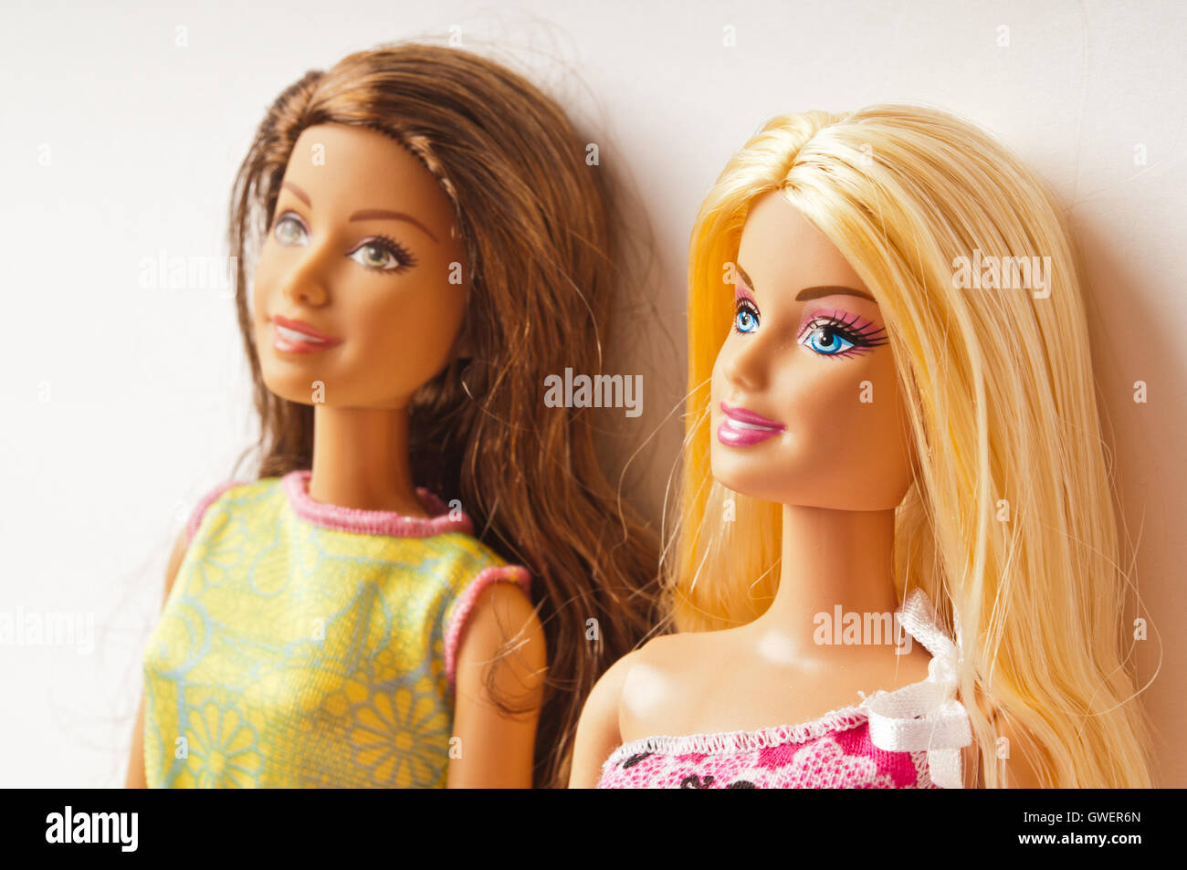 brunette and blonde Barbie dolls Stock Photo - Alamy