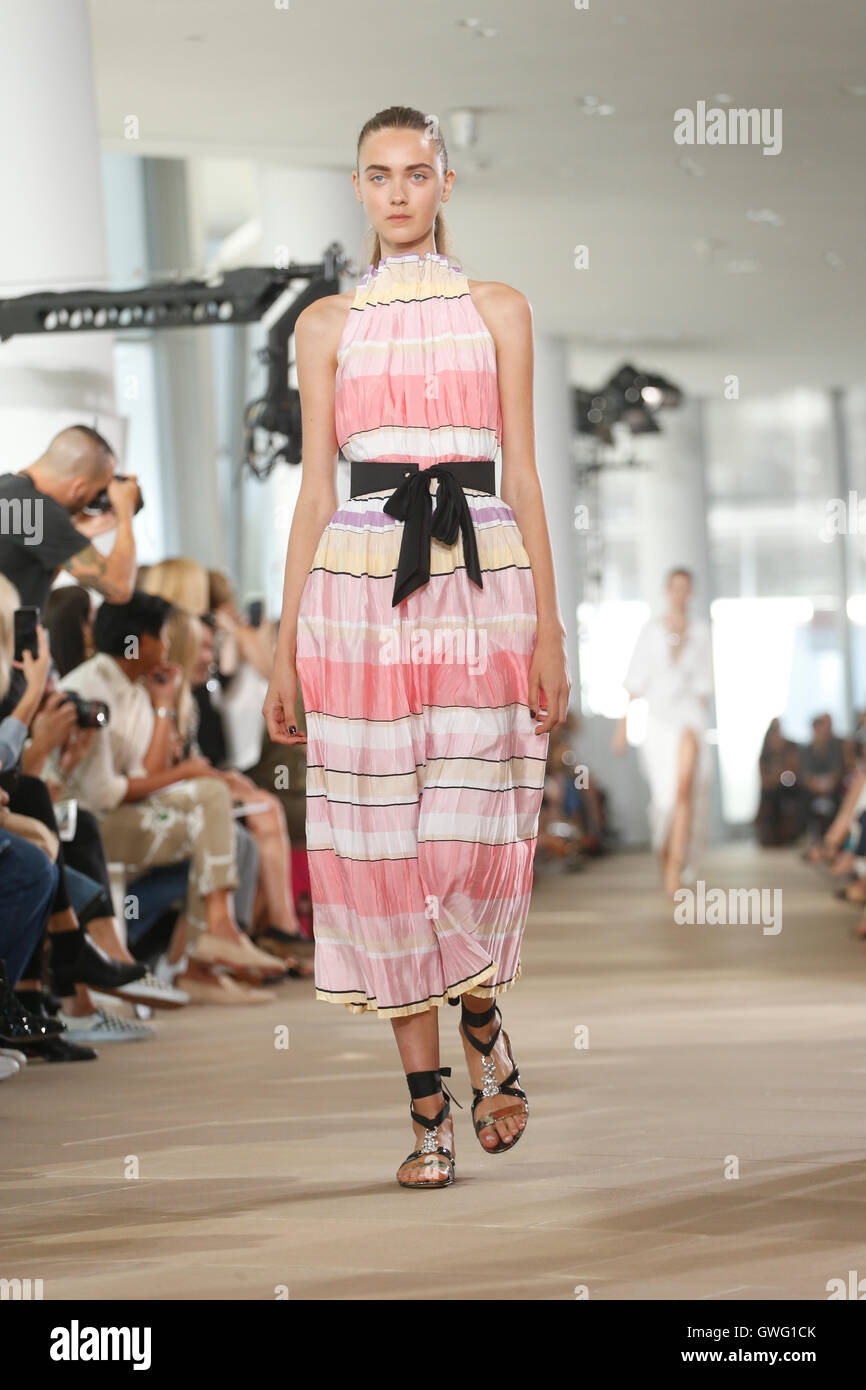 New York, USA. 13th Sep, 2016.  Models walk during the Monique Lhuillier show during New York Fashion Week in New York City, USA. Credit:  Michael Ip/Alamy Live News Stock Photo