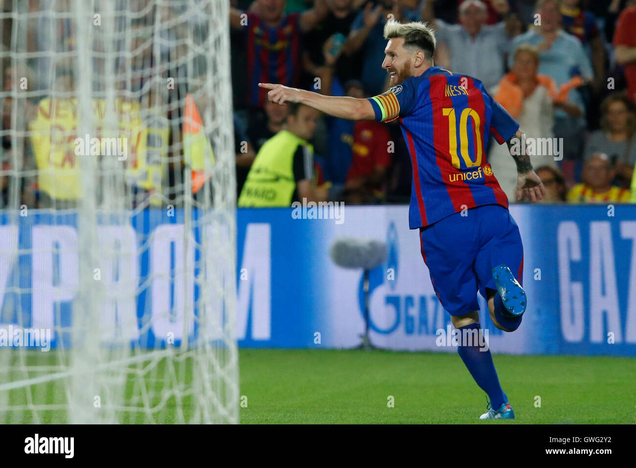 Barcelona. 13th Sep, 2016. Barcelona's Lionel Messi celebrates scoring  during the UEFA Champions League Group C match between Barcelona and Celtic  in Barcelona, Sept. 13, 2016. Barcelona won 7-0. Credit: Pau  Barrena/Xinhua/Alamy