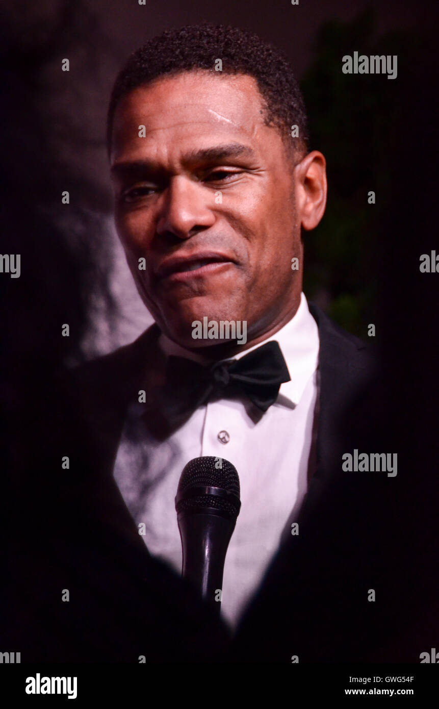 Maxwell singer hires stock photography and images Alamy