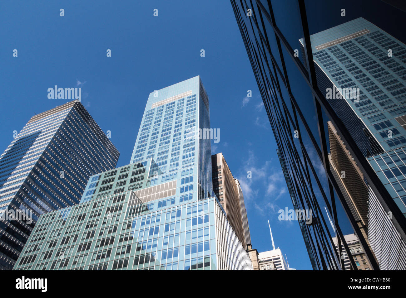 Skyscrapers reflective buildings hi-res stock photography and images ...