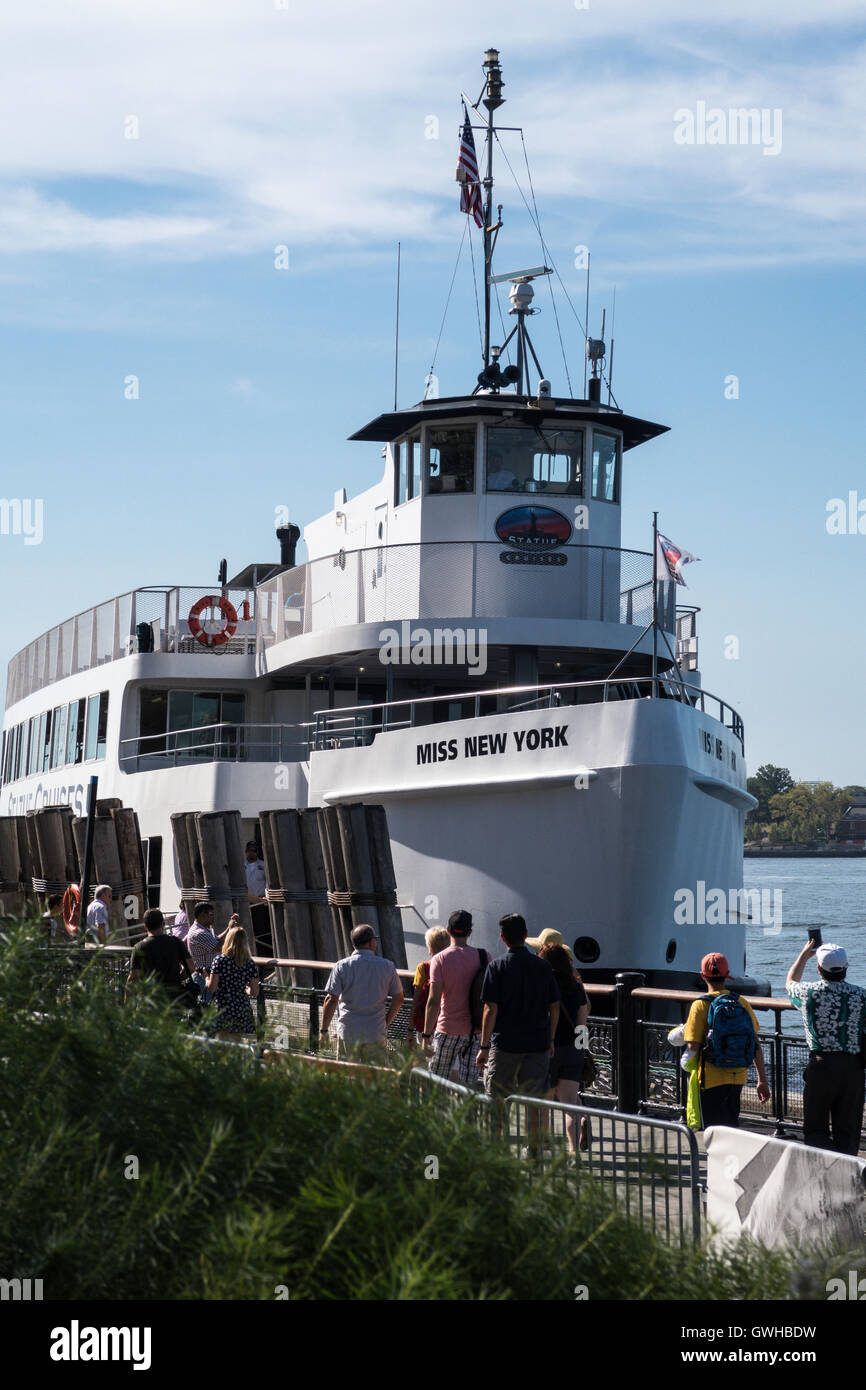 Statue of Liberty Ferry in Battery Park, NYC, USA Stock Photo Alamy