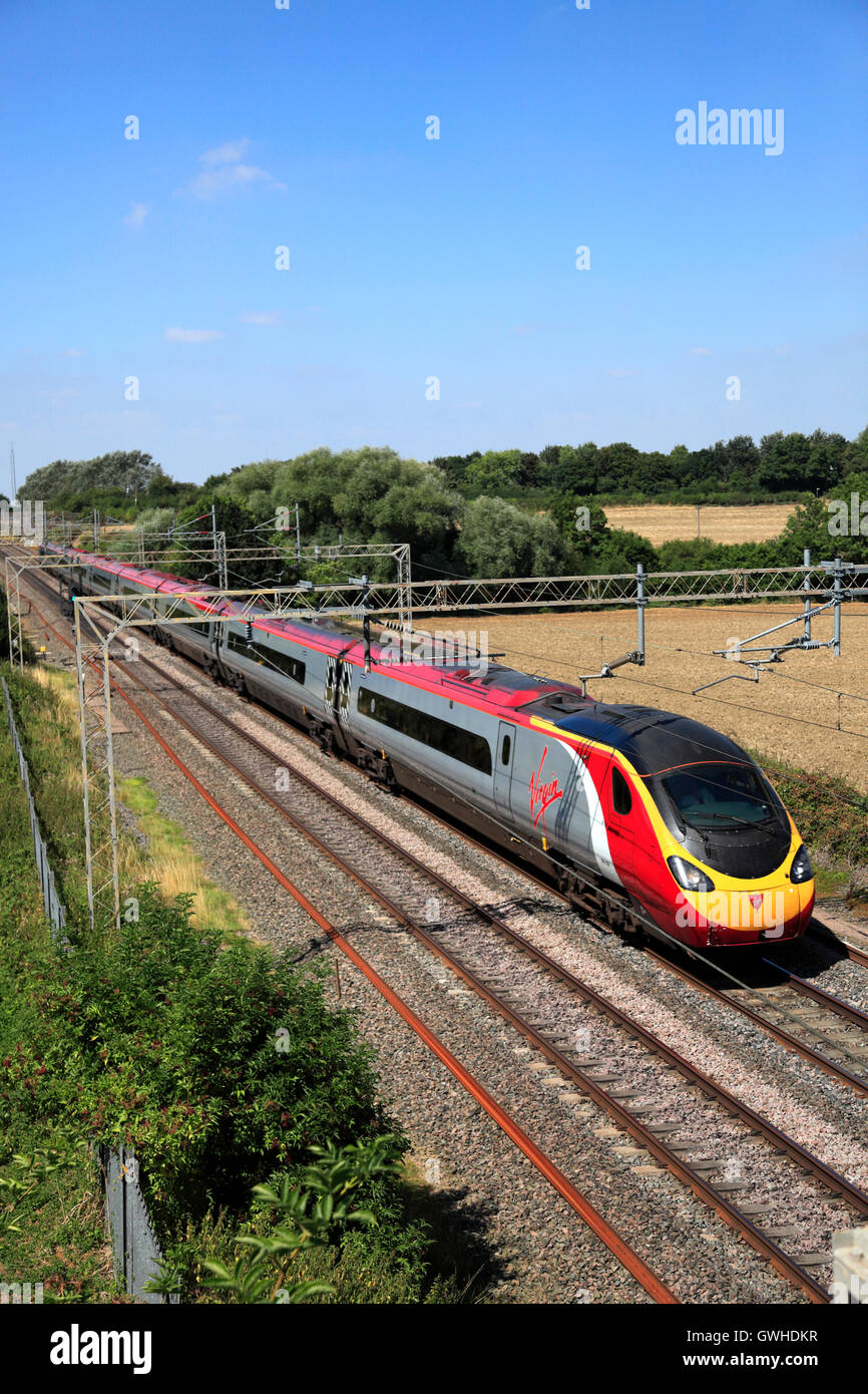 390 139 class Virgin trains Pendolino, Northampton to Rugby line ...