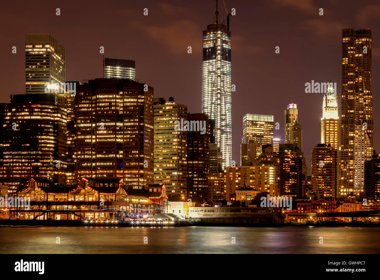 Bright lights of New York City at night Stock Photo - Alamy