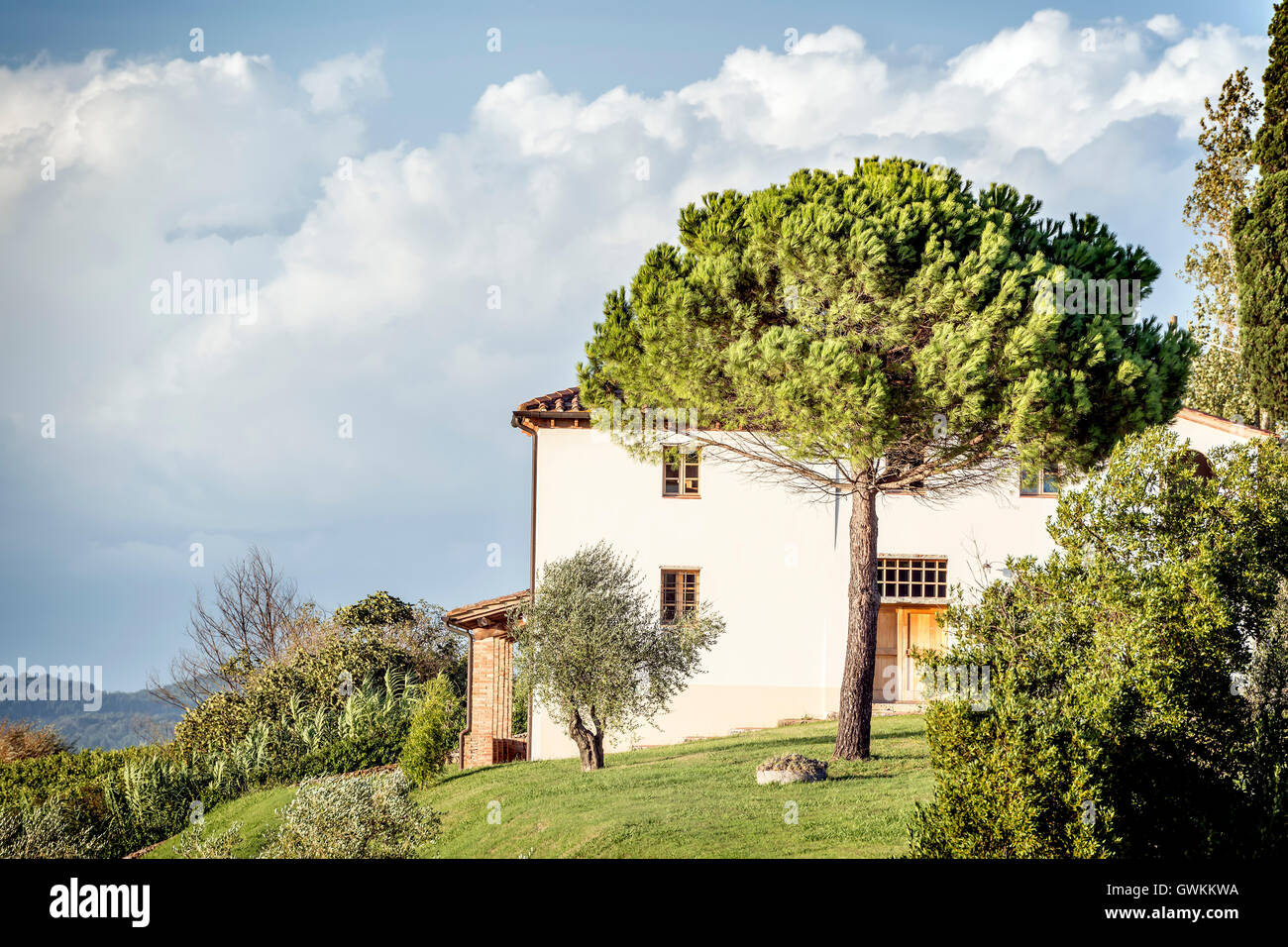 Typical house in Tuscany Stock Photo - Alamy