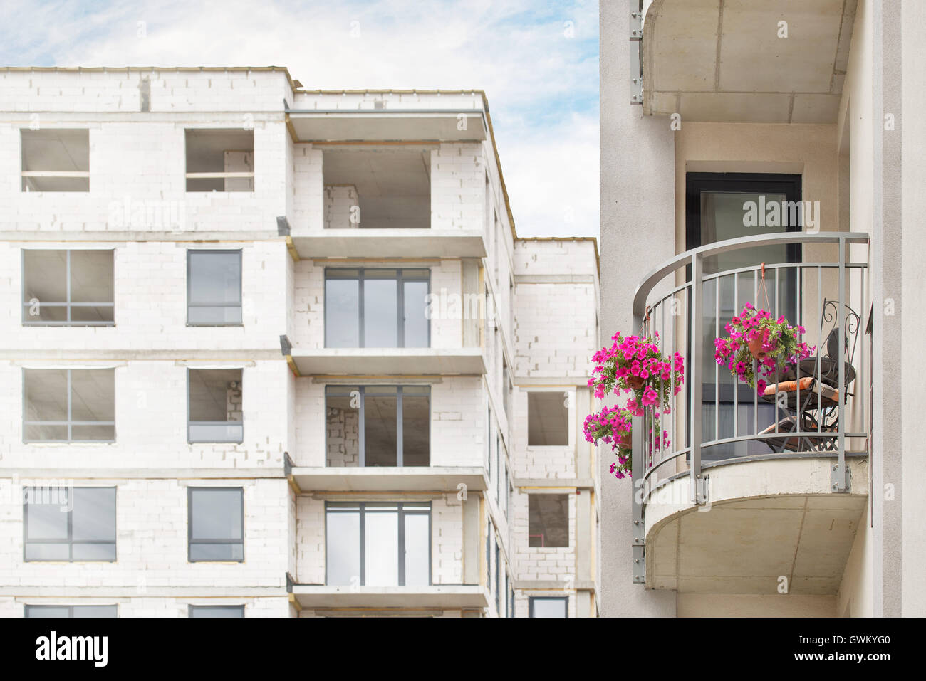 Concrete glass apartment hi-res stock photography and images - Alamy - Textured Glass Concrete Apartment