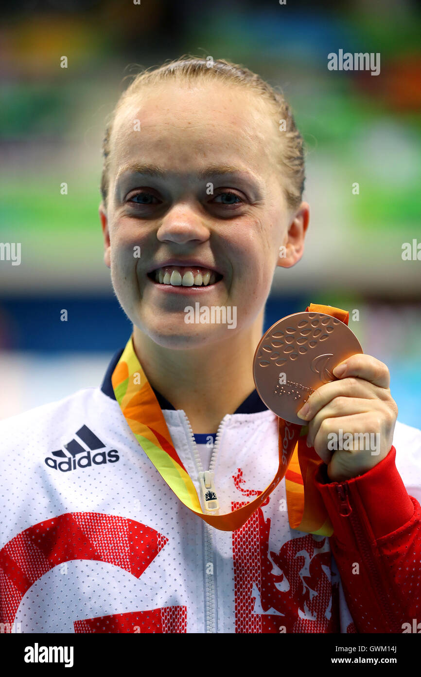 Great Britains Eleanor Simmonds Celebrates With Her Bronze Medal After The Womens 400m