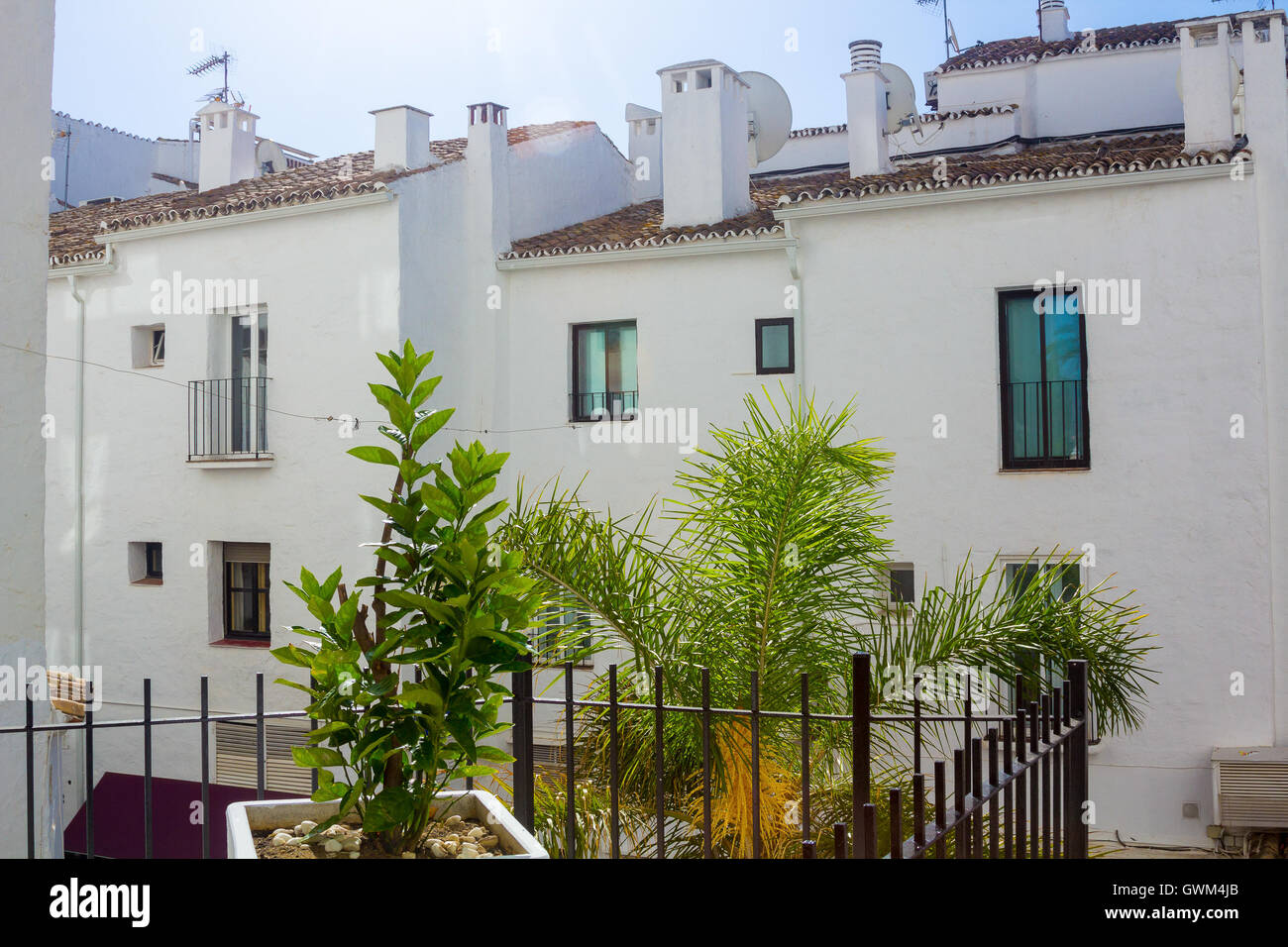 Pretty white house hires stock photography and images Alamy