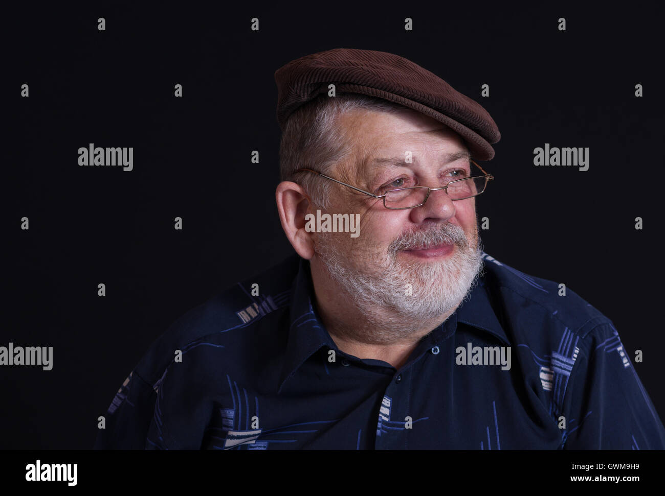 Portrait elderly man glasses in hi-res stock photography and images - Alamy